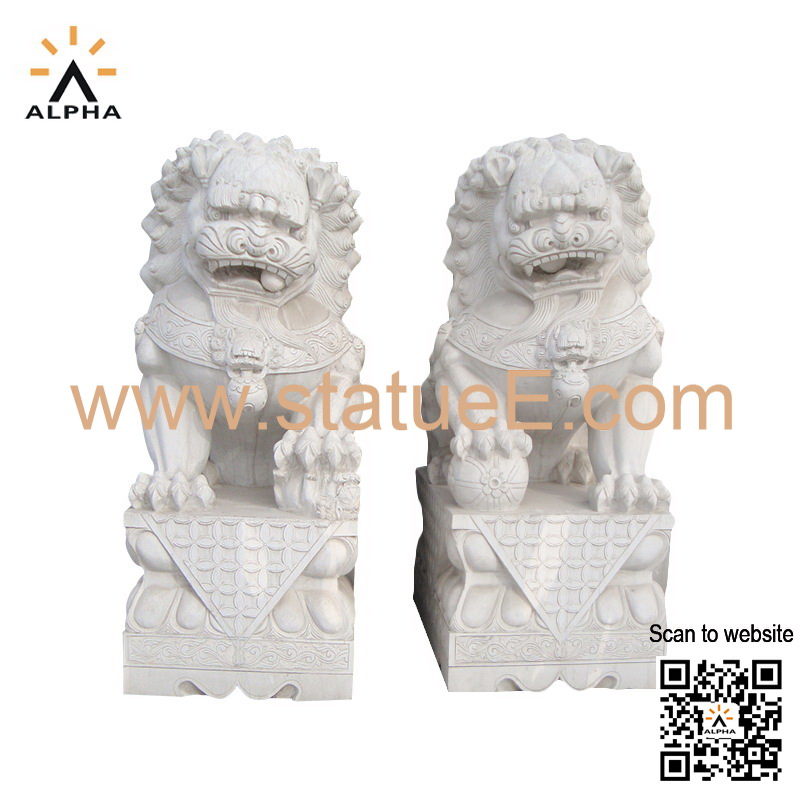 Chinese lion dog statue